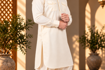 K-ROYALS Men's Cotton Blend Pathani Kurta Pyjama Suit